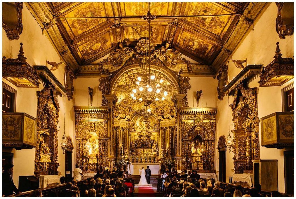 Casamento Clássico em Tiradentes / Vila Paolucci 72 22 interior da matriz de santo antonio em tiradentes