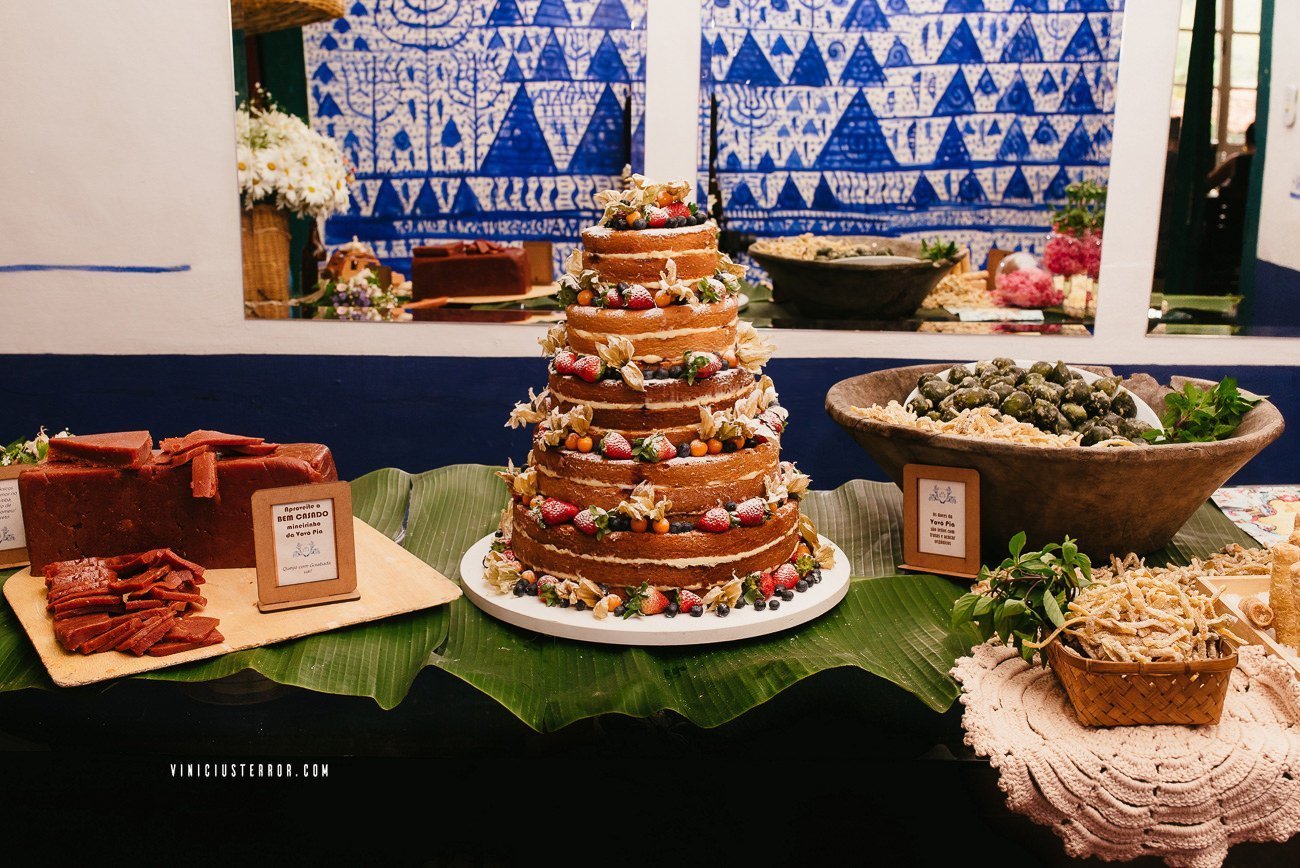 ideias para decoracao da mesa de bolo e doce do seu casamento