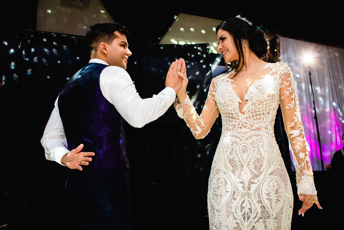 primeira dança dos noivos fotos espontaneas casamento