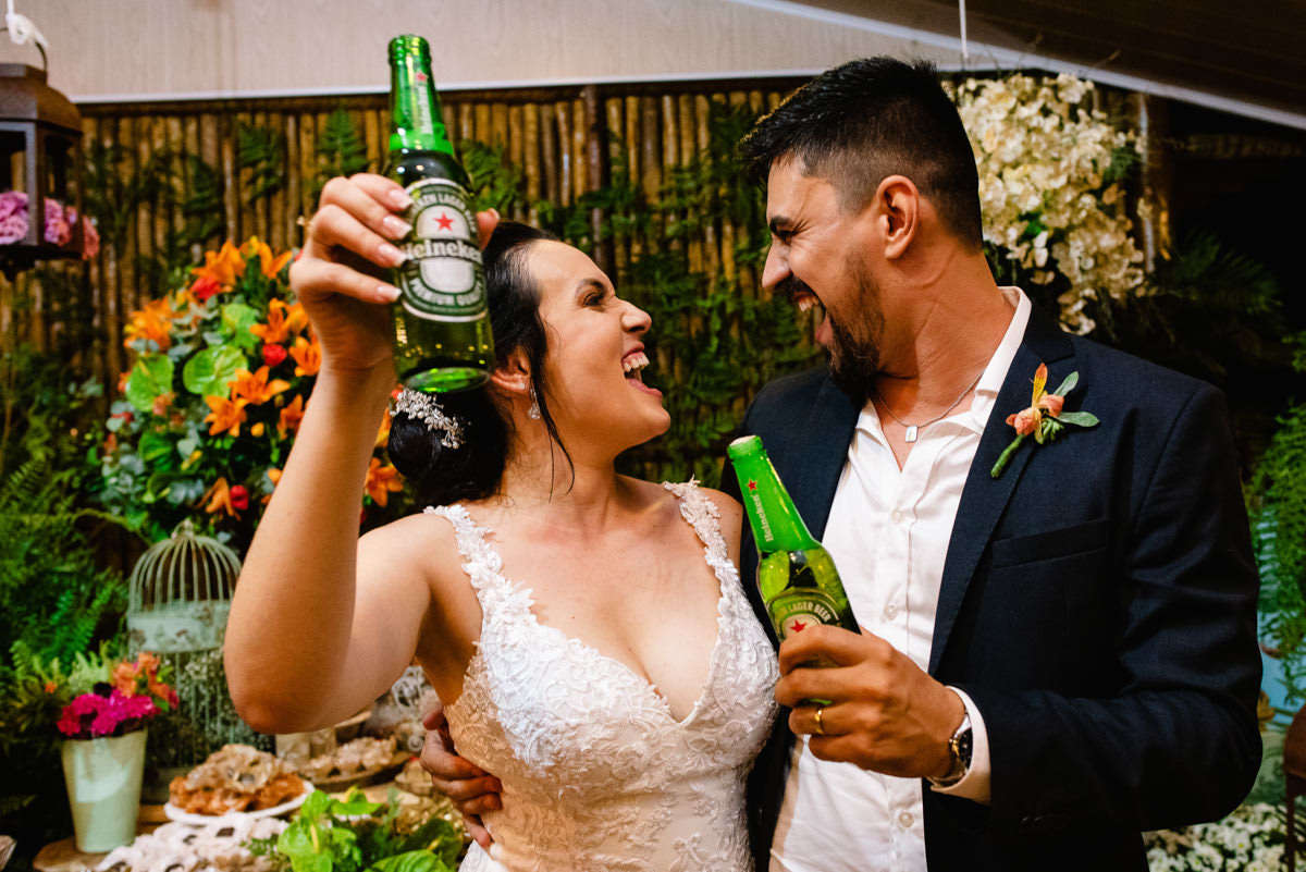 brinde dos noivos fotografia de casamento em bh