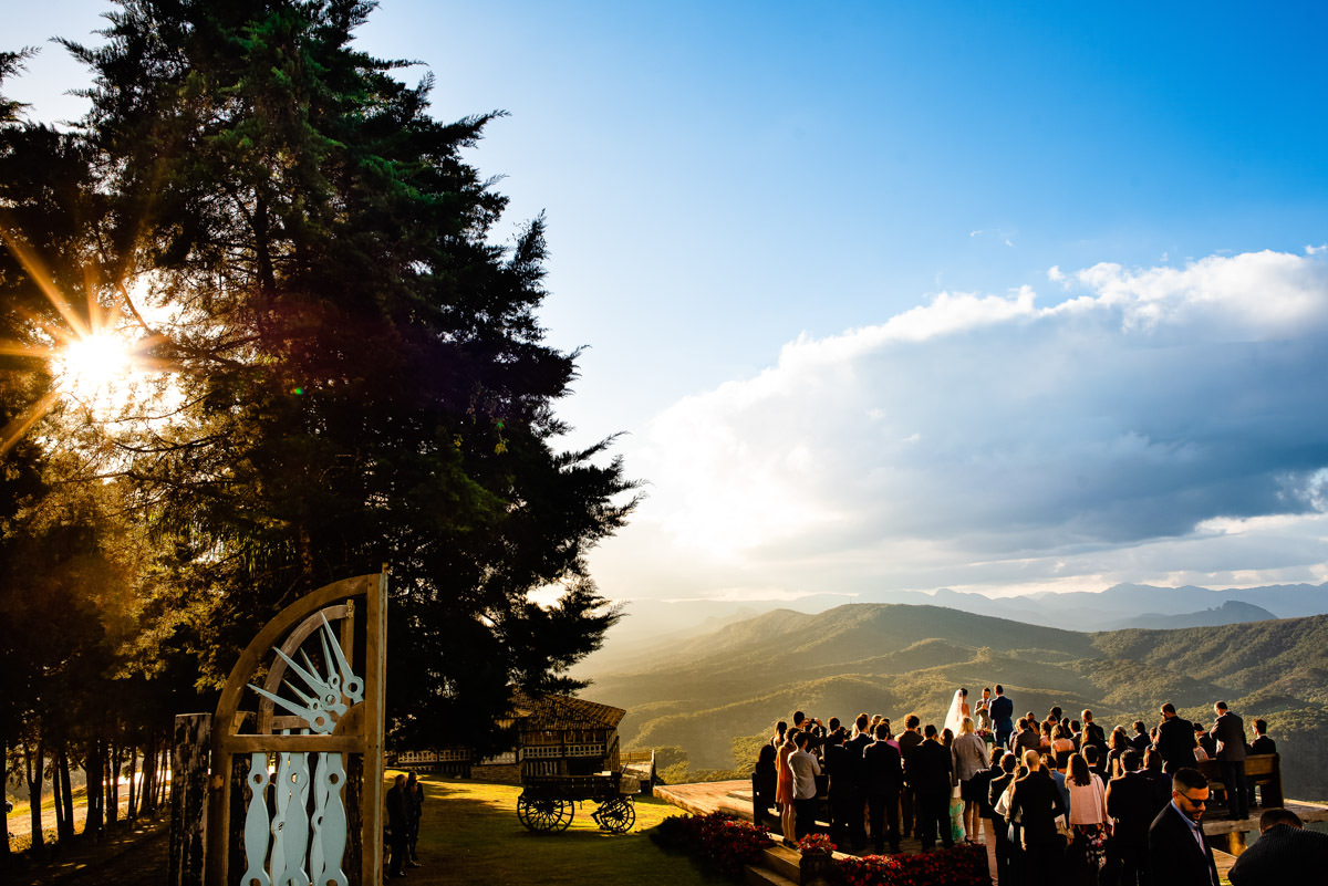 casamento com vista para as montanhas de ouro preto na vila relicario