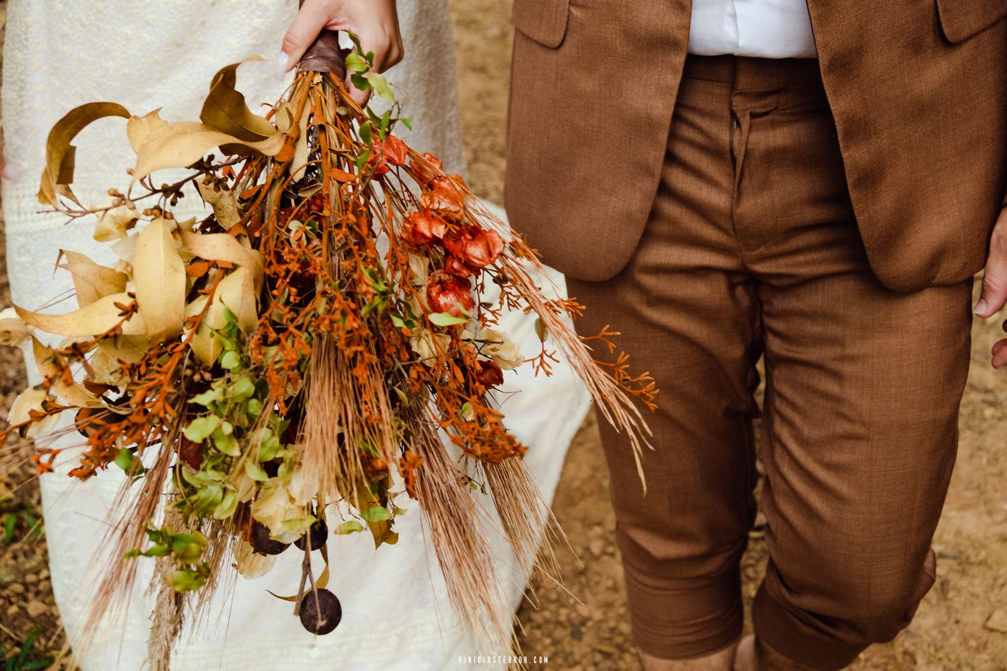 buque de noiva rustico para casamento ao ar livre