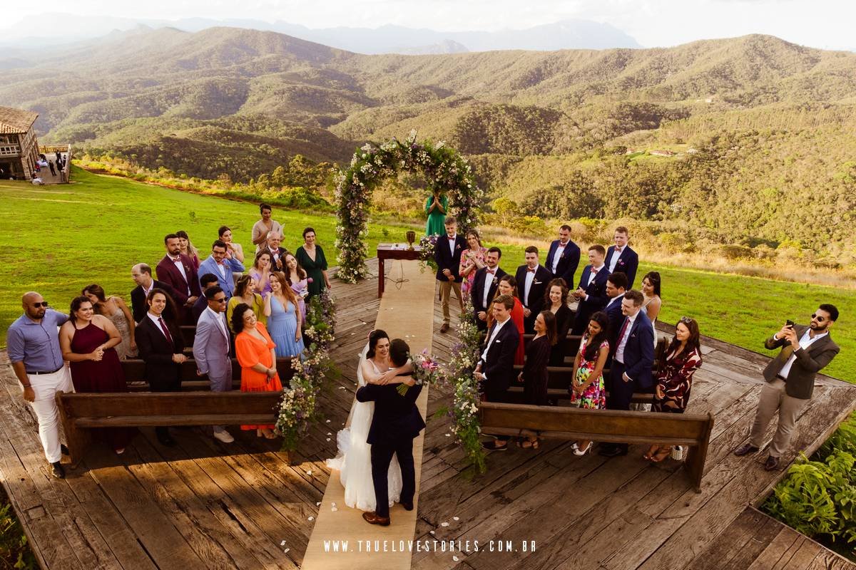 casamento ao ar livre na vila relicario ouro preto vista aerea